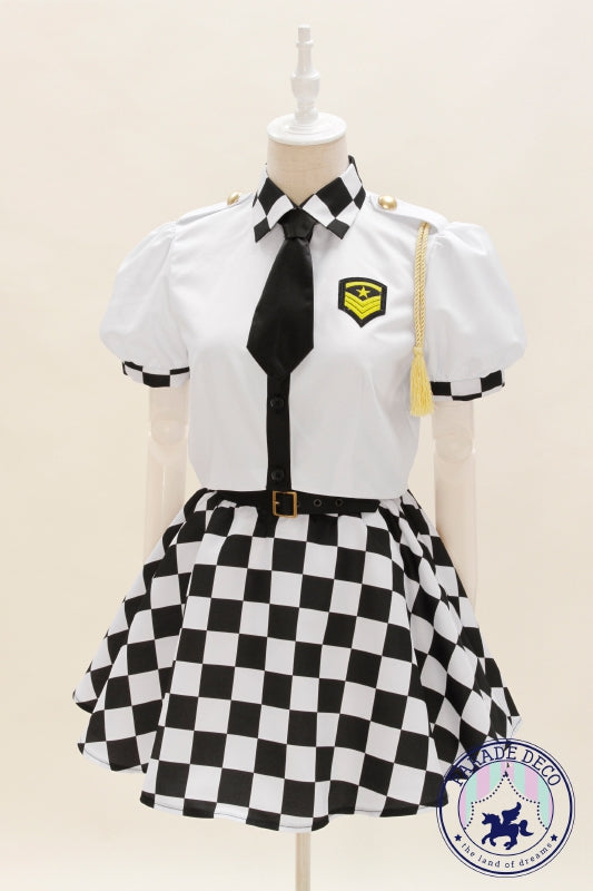 PARADE DECO x M 规划和设计狗官服装