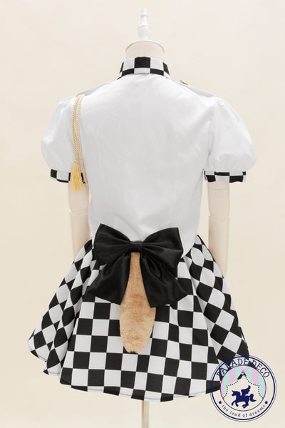 PARADE DECO x M 规划和设计狗官服装
