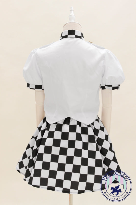 PARADE DECO x M 规划和设计狗官服装