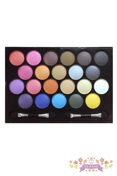 Dolce Cosmetics 22种颜色的化妆盘。