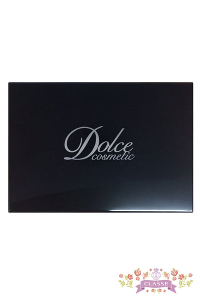 Dolce Cosmetics 22种颜色的化妆盘。