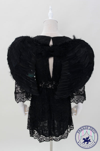 恶魔的蕾丝裙服装