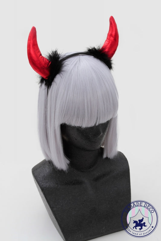 恶魔的蕾丝裙服装